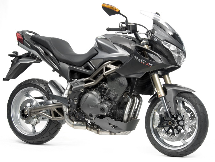 http://motoplanete.com/benelli/zoom-700px/1130-TRE-K-2011-700px.jpg