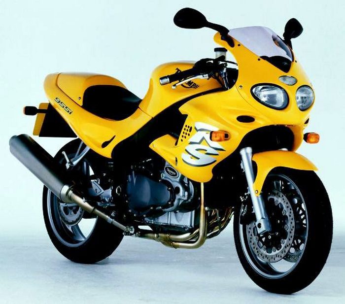 http://motoplanete.com/triumph/galerie/955-SPRINT-RS/5.jpg