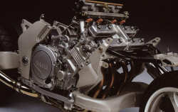 YAMAHA 1000 GTS