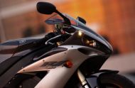 YAMAHA YZF 1000 R1